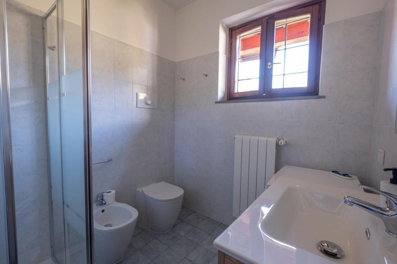 Happy Guest Apartments - Lake View And Pool Riva di Solto Ngoại thất bức ảnh