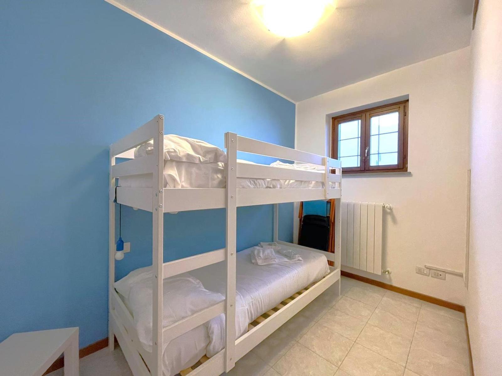 Happy Guest Apartments - Lake View And Pool Riva di Solto Ngoại thất bức ảnh