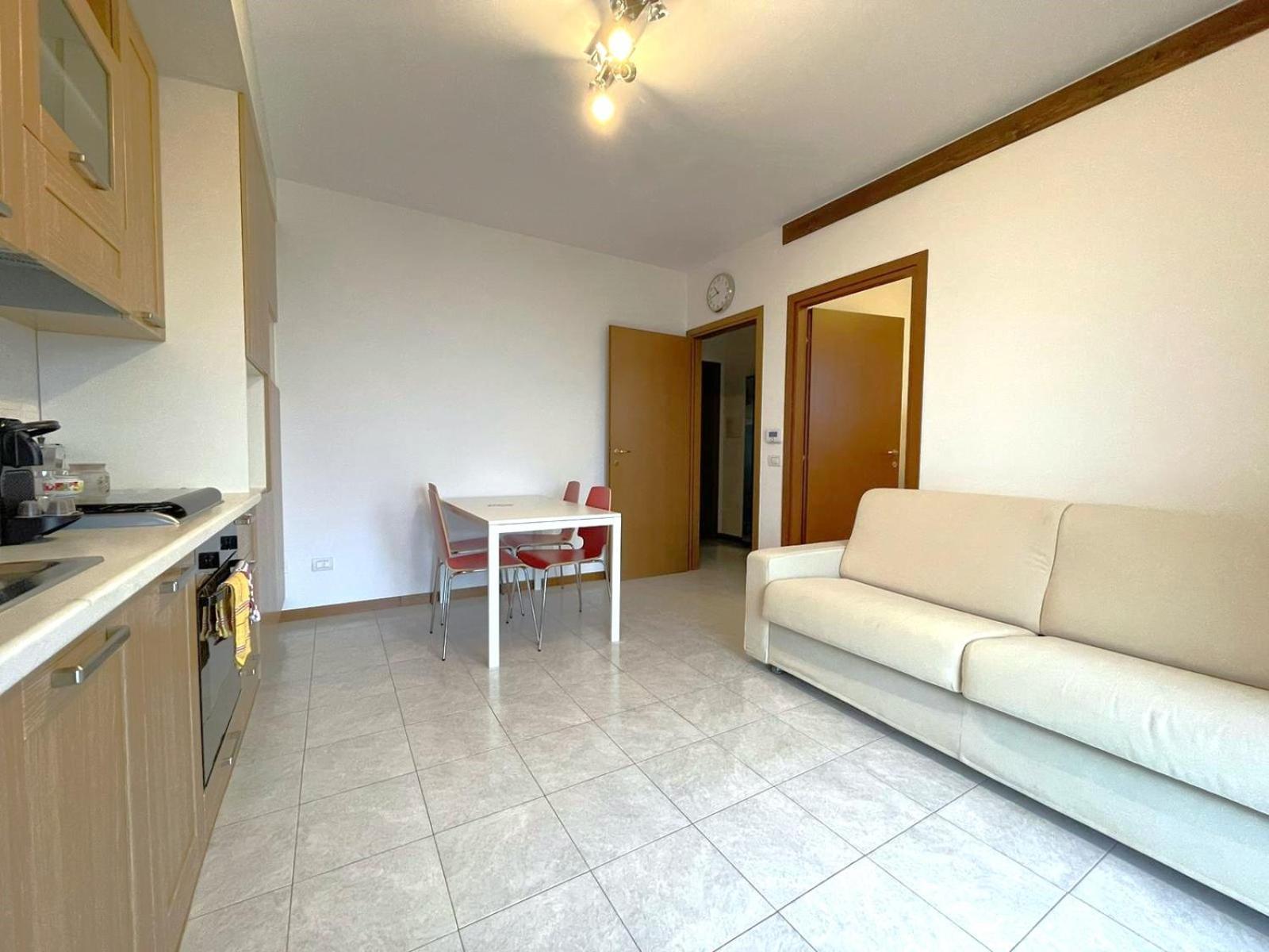 Happy Guest Apartments - Lake View And Pool Riva di Solto Ngoại thất bức ảnh