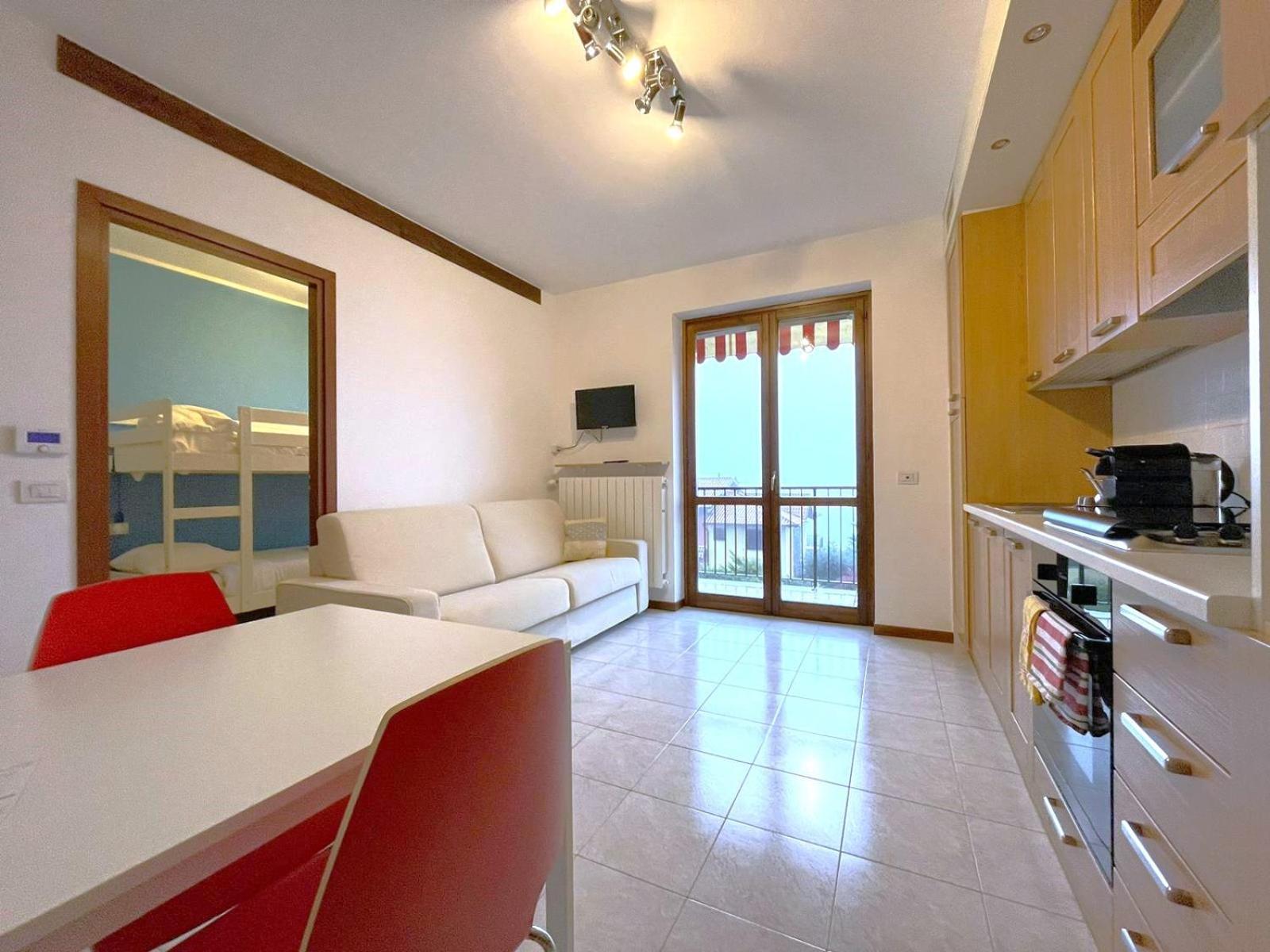 Happy Guest Apartments - Lake View And Pool Riva di Solto Ngoại thất bức ảnh